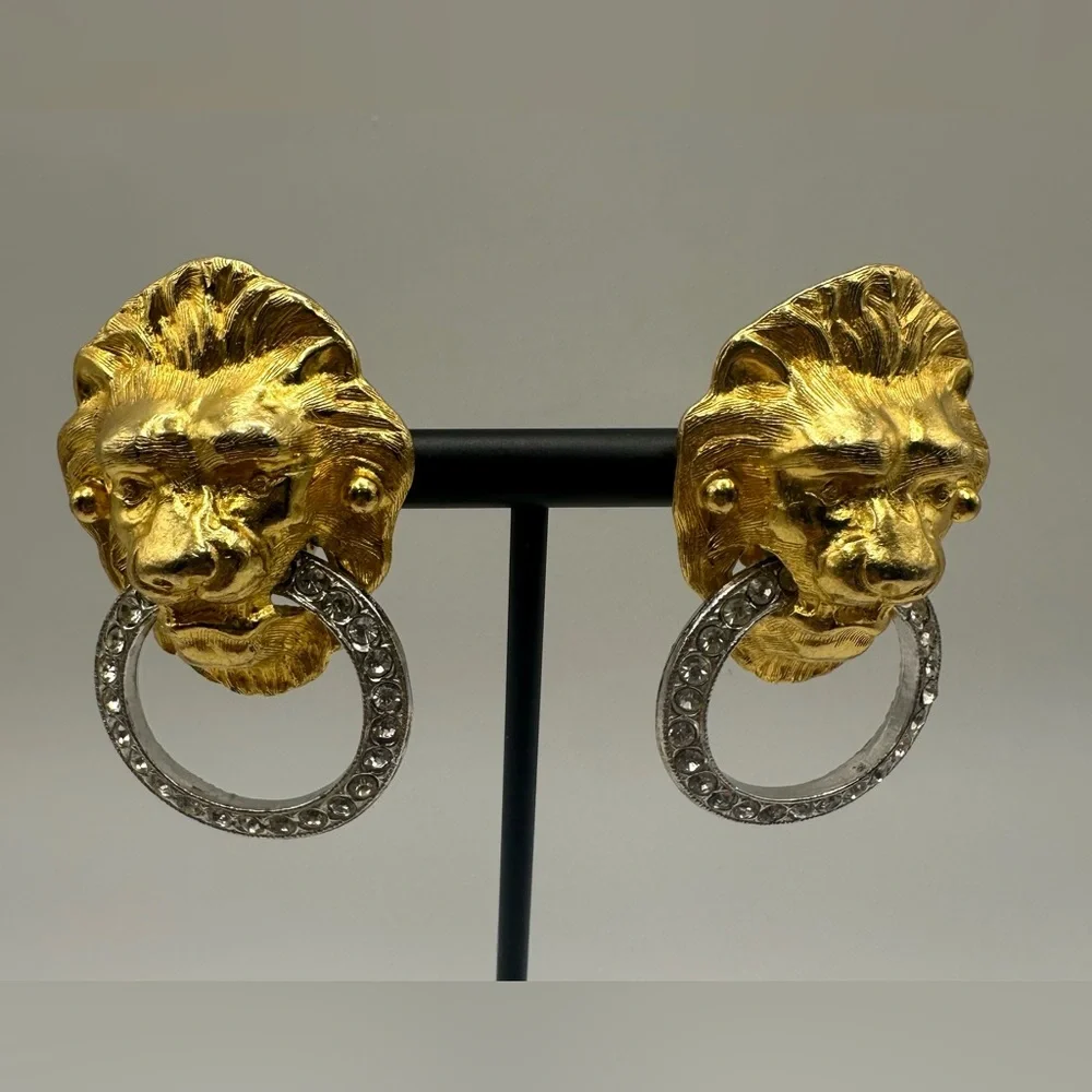 Vtg KJL Kenneth J Lane Lion Leo Door Knocker Clip Earrings Rhinestones Gold Tone - Picture 3 of 11